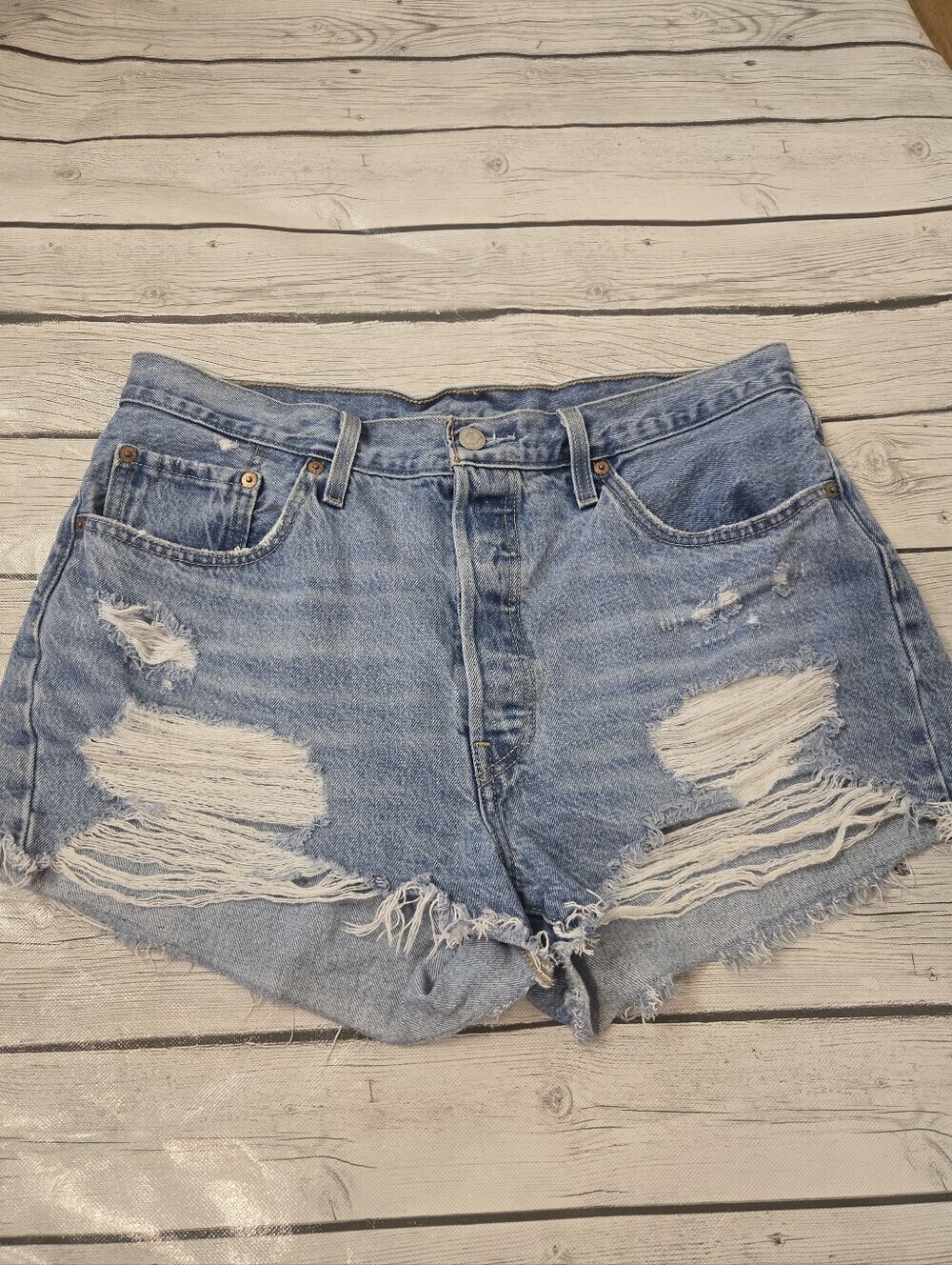 Levi's 501 Distressed Cutoff Denim Shorts Women's W33 Light Wash Frayed Hem